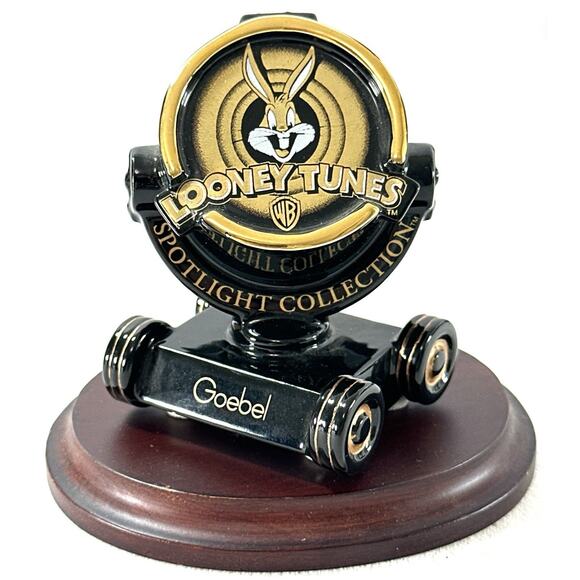 Goebel Looney Tunes Spotlight Collection Bugs Bunny Figurine 1997 w/ Base - Picture 1 of 5